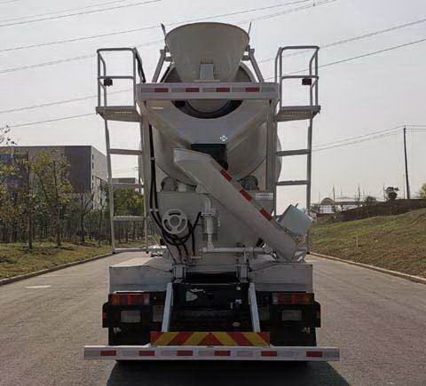 DFV5318GJBGP6N型混凝土搅拌运输车